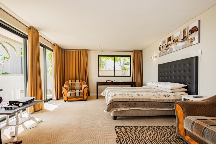 6 Bedroom Property for Sale in Baronetcy Estate Western Cape